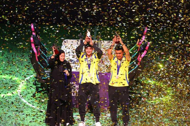 星空体育首页-首届电竞亚冠落幕 申花止步4强C罗领衔纳斯尔夺冠