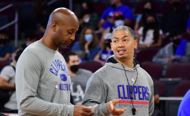 星空体育平台-快艇全力加强防守！没了三大悍将 卢指导有些着急